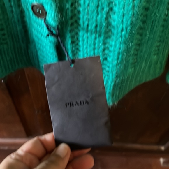 Prada sweater - Picture 5 of 11